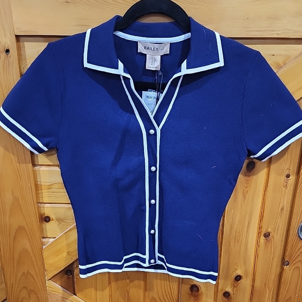 Bailey 44 Navy and White Trim Top